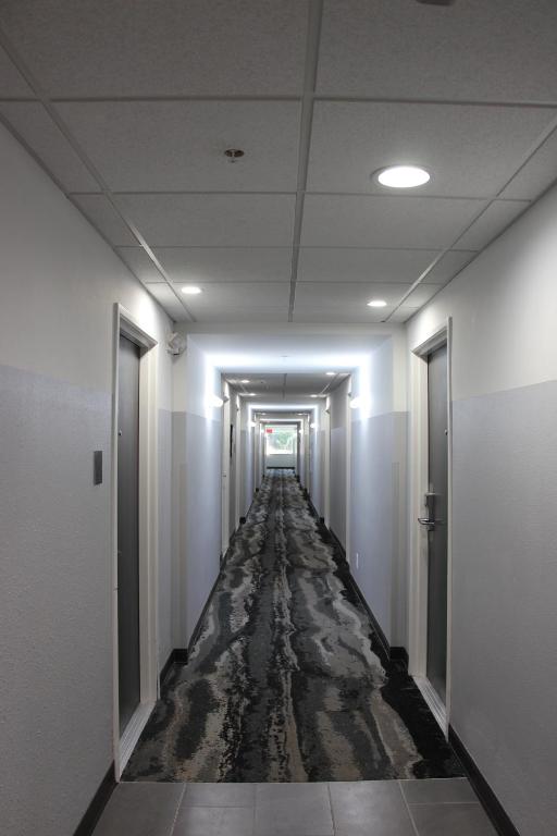 Comfort Inn & Suites Cleveland - image 5