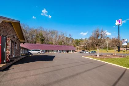 Knights Inn - Cleveland - image 3