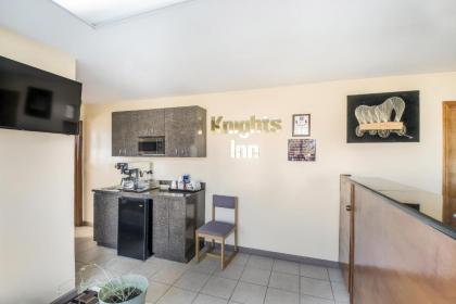 Knights Inn - Cleveland - image 8