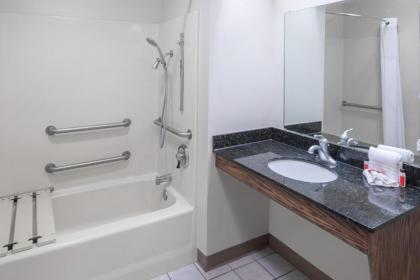 Baymont by Wyndham Cleveland - image 4