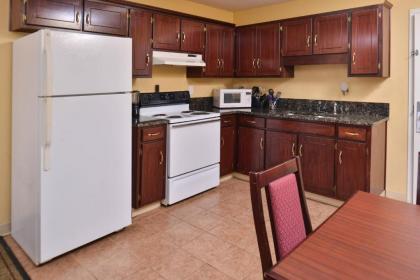Douglas Inn & Suites - image 14