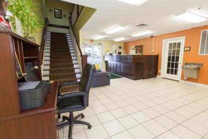 Douglas Inn & Suites - image 6