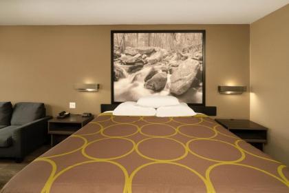 Super 8 by Wyndham Cleveland - image 13