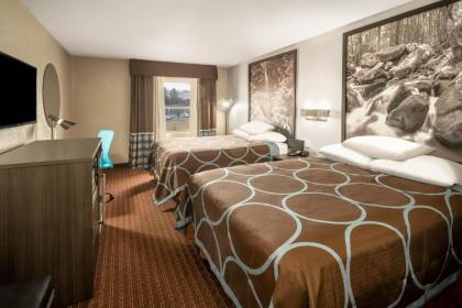 Super 8 by Wyndham Cleveland - image 5