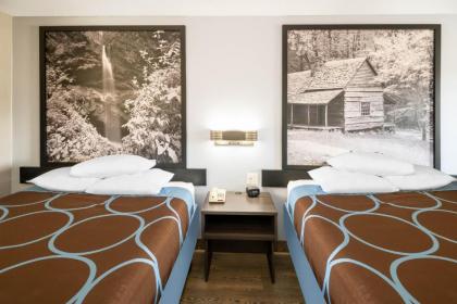 Super 8 by Wyndham Cleveland - image 7