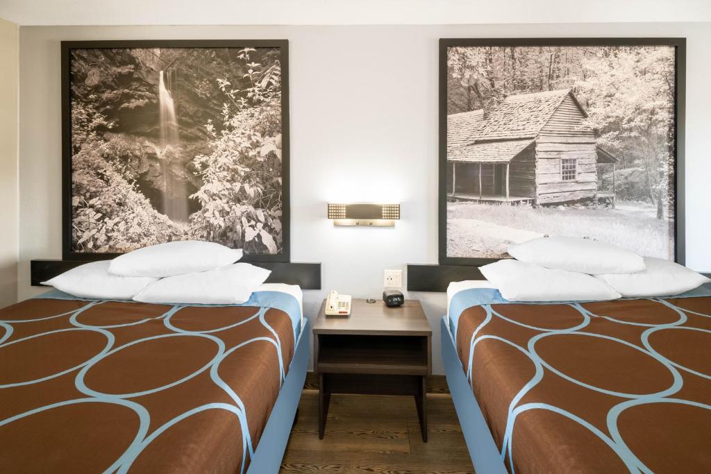 Super 8 by Wyndham Cleveland - image 7