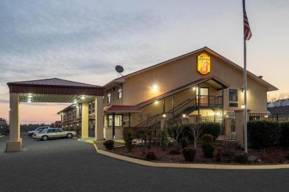 Super 8 by Wyndham Cleveland - image 8