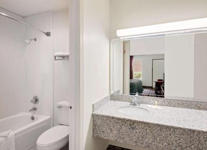Days Inn by Wyndham Cleveland TN - image 3