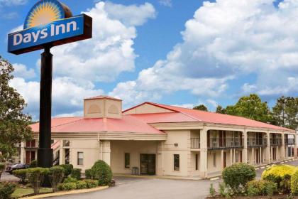 Days Inn by Wyndham Cleveland TN - image 5