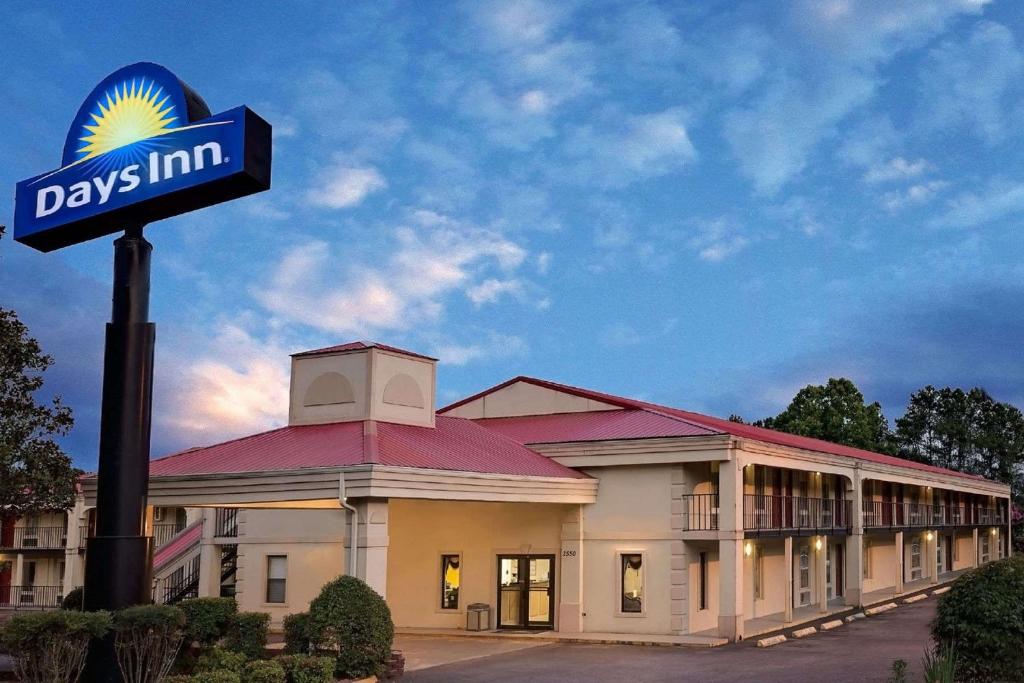 Days Inn by Wyndham Cleveland TN - image 7