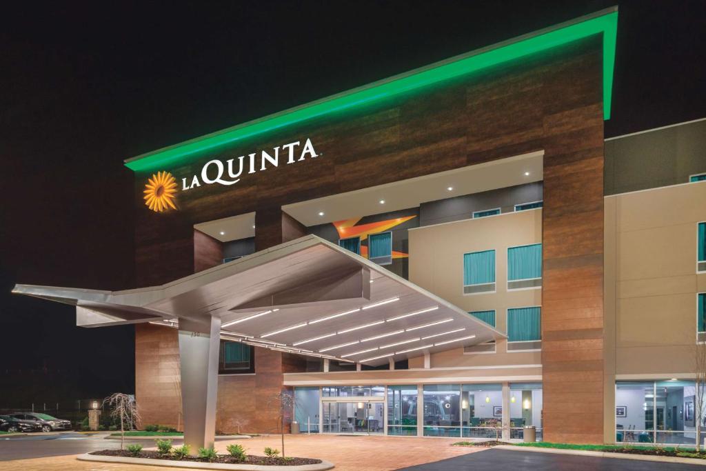La Quinta by Wyndham Cleveland TN - main image