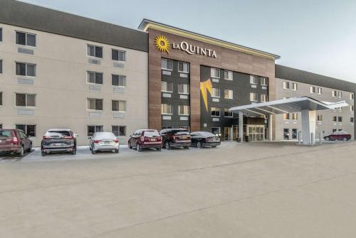 La Quinta by Wyndham Cleveland - Airport North - main image