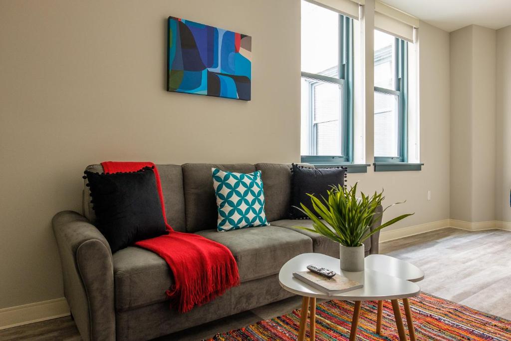Frontdesk Athlon Apts Downtown Cleveland - main image