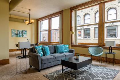 Frontdesk 2063 East 4th Street Apts Downtown Cleveland - image 1