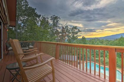Redesigned Cabin with Private Pool - 6 Mi to Helen!