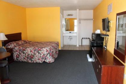 Adobe Inn Motel - image 11