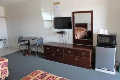 Adobe Inn Motel - image 8