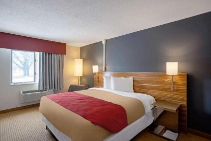 Quality Inn - image 15