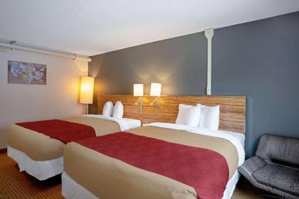 Quality Inn - image 7