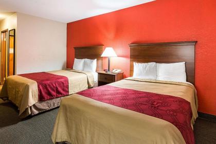 Econo Lodge Andrews AFB - image 12