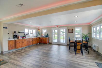 Westbridge Inn & Suites - image 10