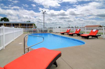 Westbridge Inn & Suites - image 11