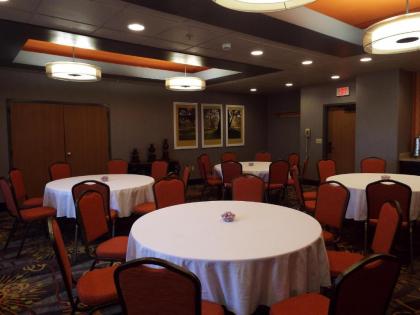 Hampton Inn Clinton - image 5