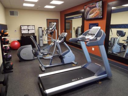 Hampton Inn Clinton - image 9