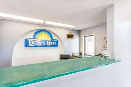 Days Inn by Wyndham Clinton - image 12