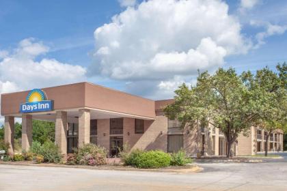 Days Inn by Wyndham Clinton-Presbyterian College