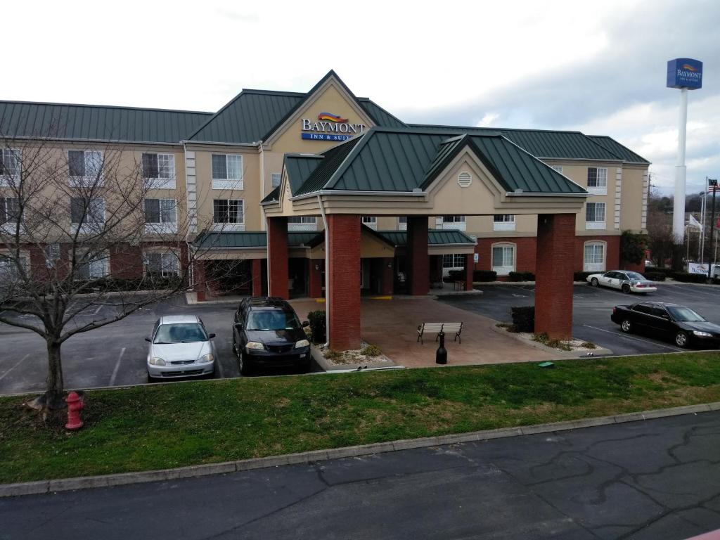 Baymont by Wyndham Clinton - main image
