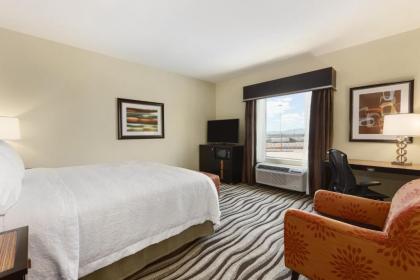 Hampton Inn Clinton - image 13