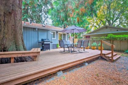 House with Deck on Whidbey Island 1 Mi from Shore! - image 7