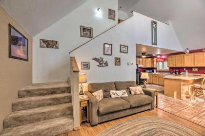 Quaint Cloudcroft Cabin with Stunning Forest Views! - image 10