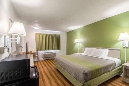 Motel 6-Cloverdale IN - Greencastle - image 12