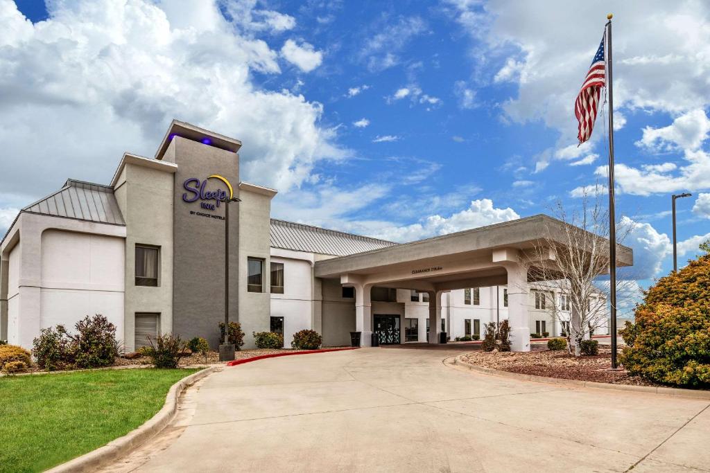 Sleep Inn - image 2