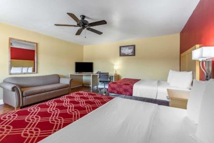 Econo Lodge Clovis - image 10