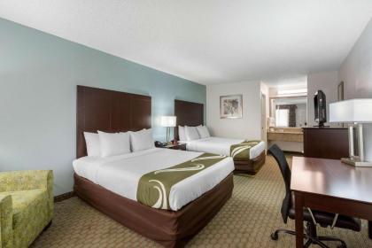 Quality Inn Clute Freeport - image 13