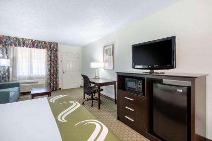 Quality Inn Clute Freeport - image 4