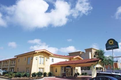 La Quinta Inn by Wyndham Clute Lake Jackson - image 8