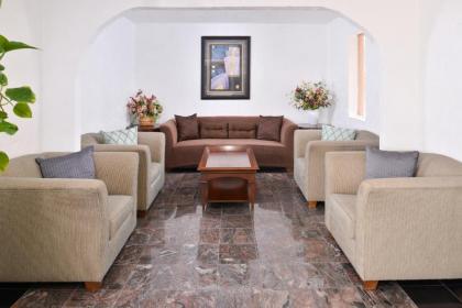 Americas Best Value Inn Clute - image 15