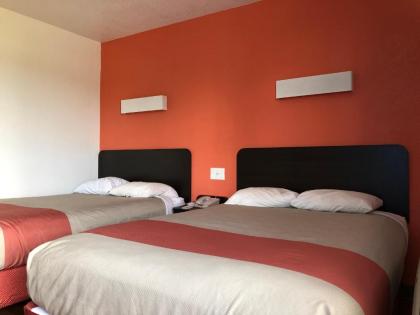 Motel 6-Clute TX - image 3