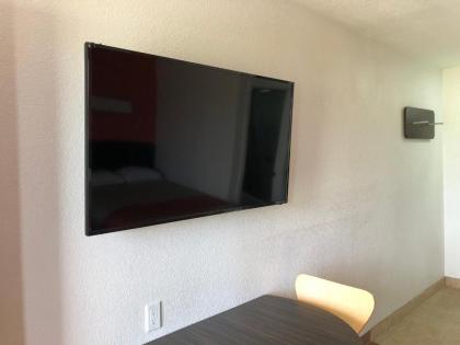 Motel 6-Clute TX - image 8