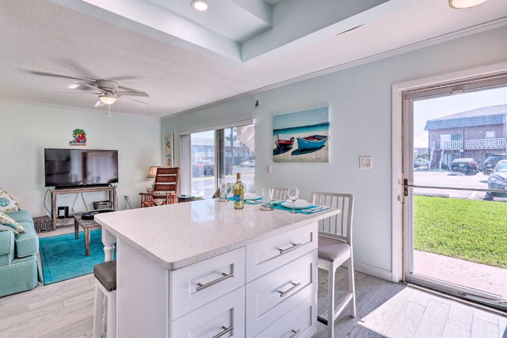 Cozy Escape at Waterfront Cocoa Beach Complex - main image