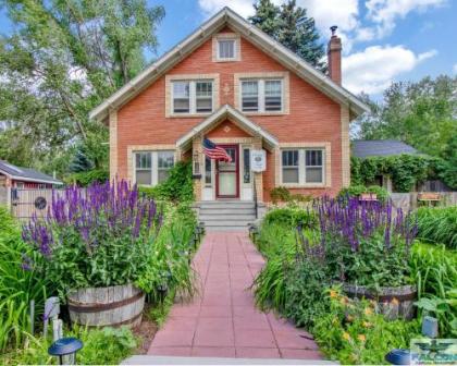 Robins Nest Bed  Breakfast Cody Wyoming