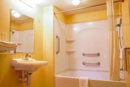 Regal Inn Coffeyville - image 14