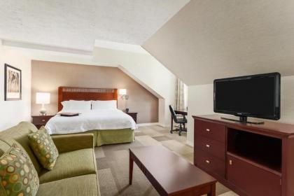 Hampton Inn Burlington - Colchester - image 12