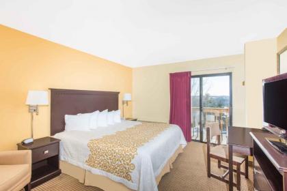Days Inn by Wyndham Colchester Burlington - image 9
