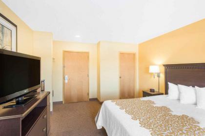 Days Inn by Wyndham Colchester Burlington - image 6