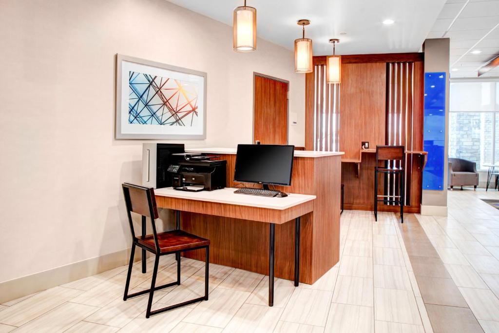 Holiday Inn Express & Suites Coldwater an IHG Hotel - image 4